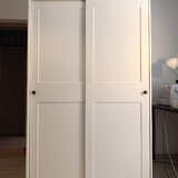 Dulap IKEA de haine cu usi glisante, alb –118x55x199 cm